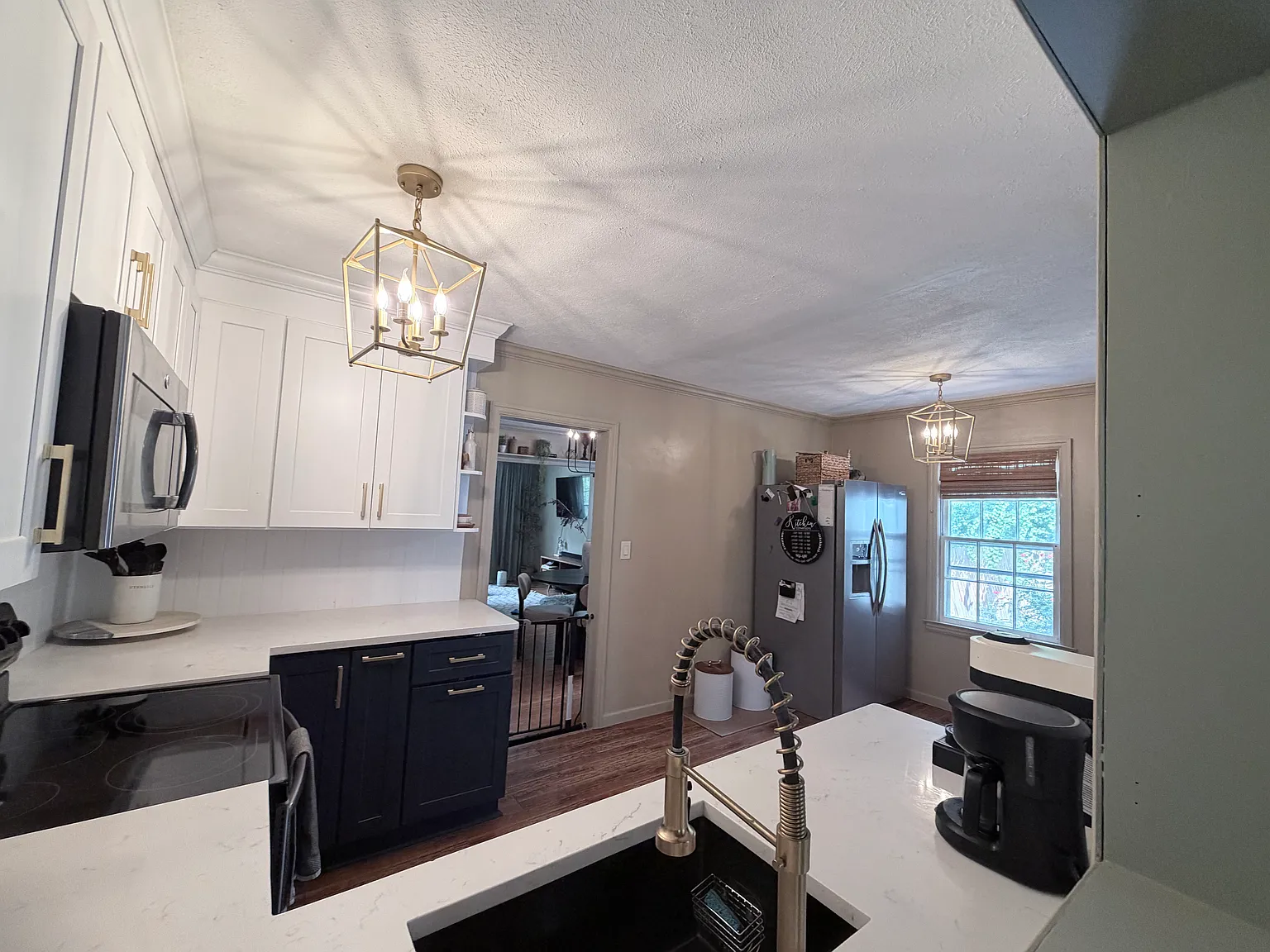 3 bed, 1949 sqft, $850 — Photo 3