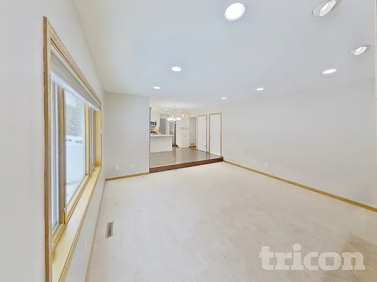2303 Leyland Cir — Photo 2