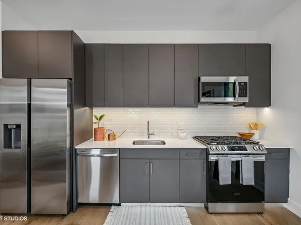 1847 N Humboldt Blvd #206, Chicago, IL 60647