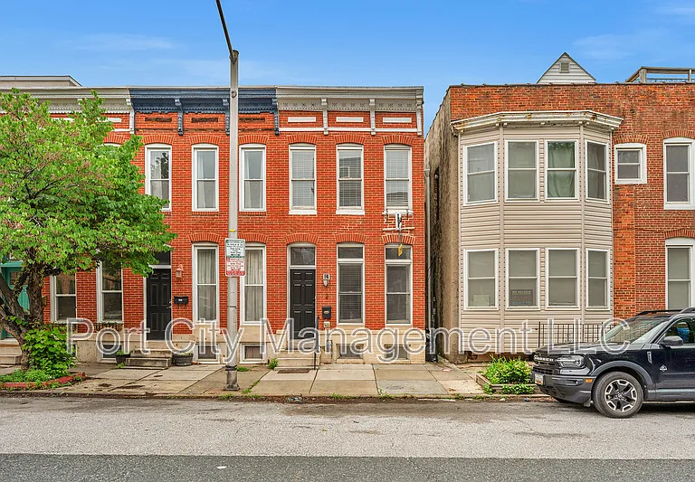 2 W Clement St — Photo 1