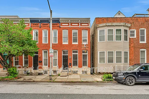 2 W Clement St Photo 1