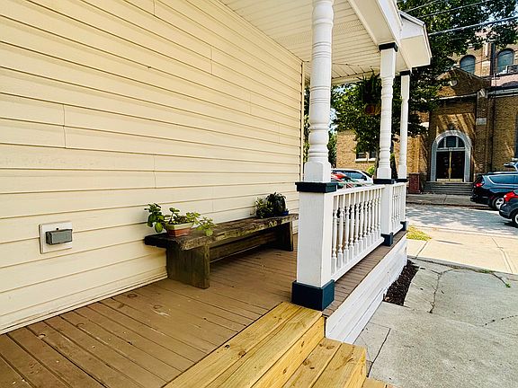 2nd image of 843 College Ave