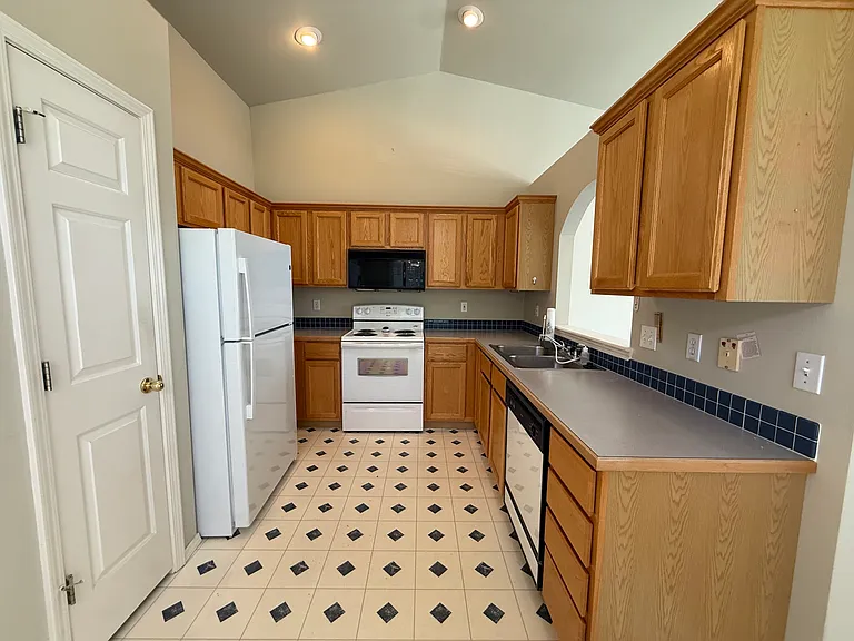 2359 S Ginger Pl — Photo 7