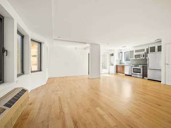 138 Seeley Street image 2 of 8