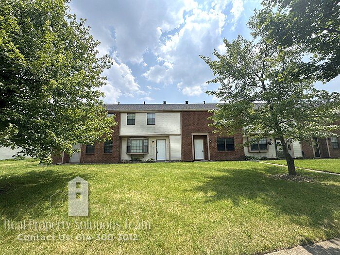 1st image of 975 Cross Country Dr W