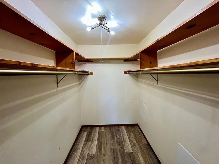 619 Laurel Ct — Photo 18