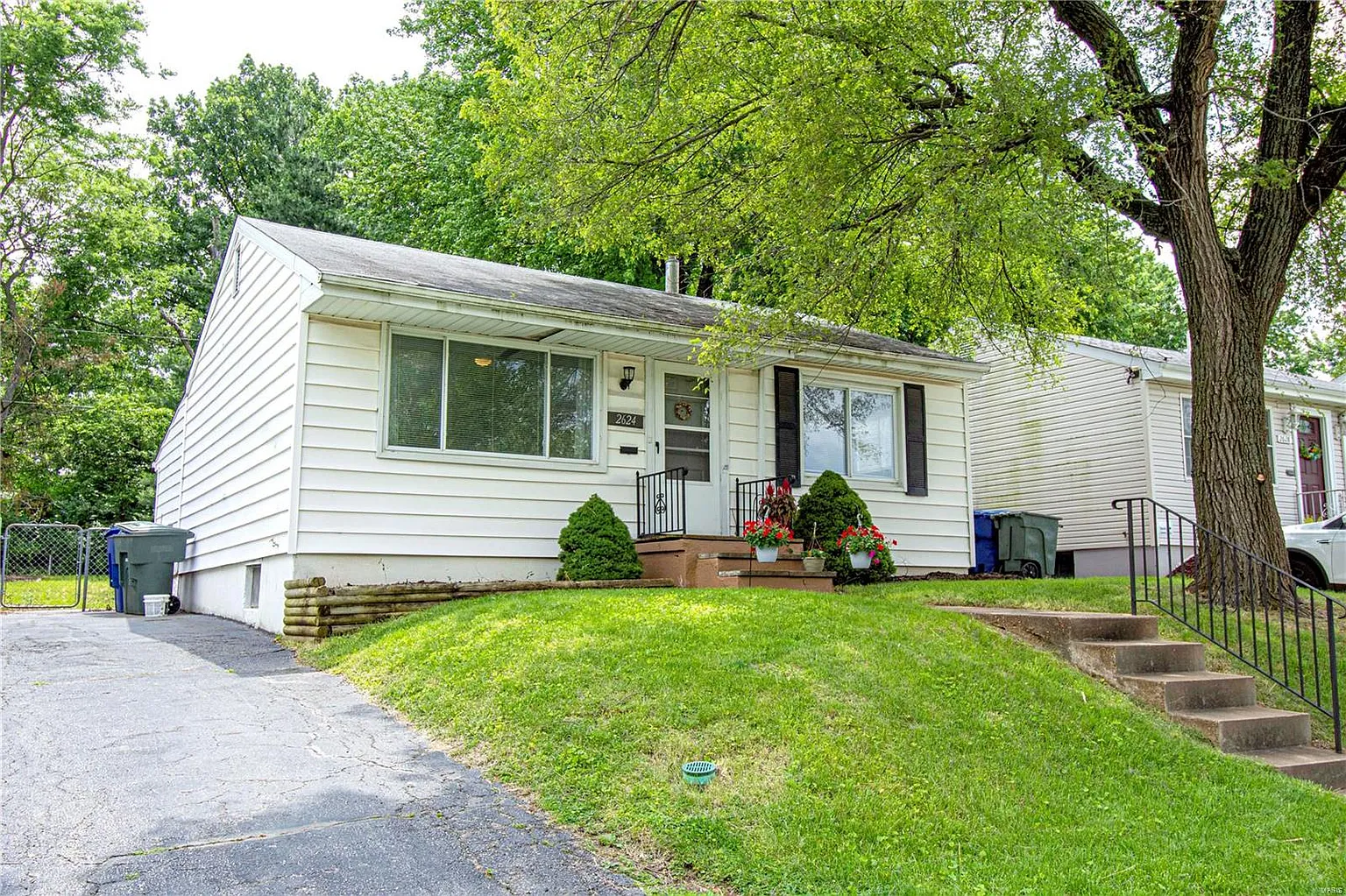 2624 Tamm Ave photo 1