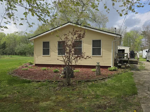 69834 Sunnyfield Rd, Sturgis, MI 49091