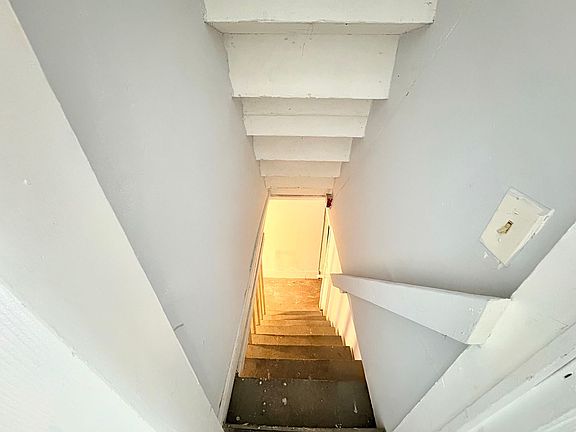 5th image of 1923 W Lafayette Ave