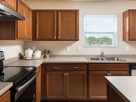 3rd image of 4681 Quaker Hill Ct SE