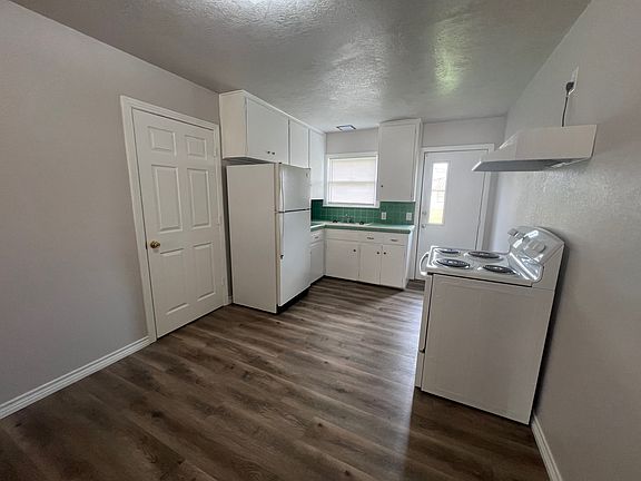 2nd image of 422 Gilbert St