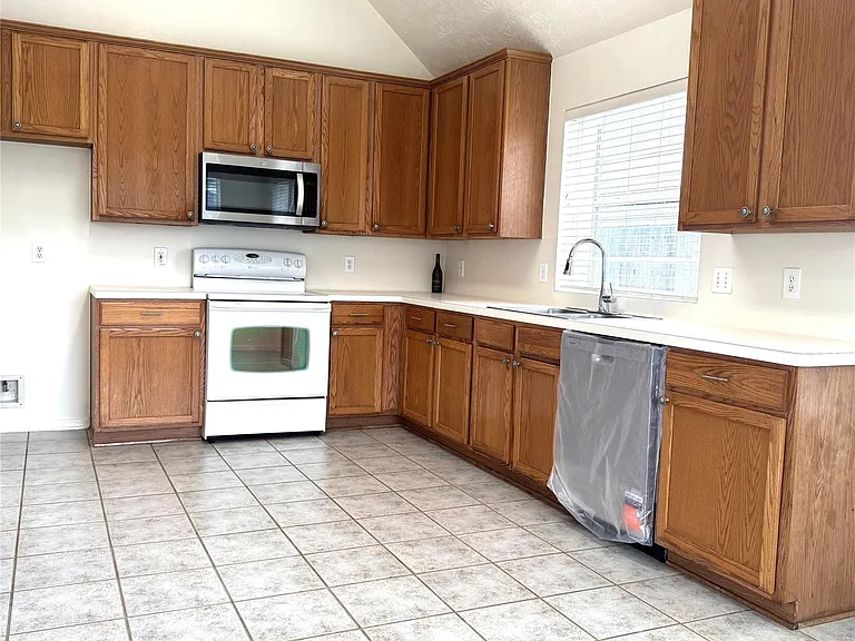 10023 Hickory Trail Ln — Photo 9