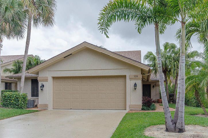 1st image of 126 Sand Pine Dr