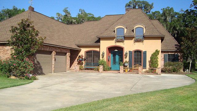 1st image of 11 Evergreen Ln