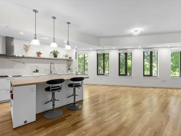 1313 Washington St APT 204, Boston, MA 02118