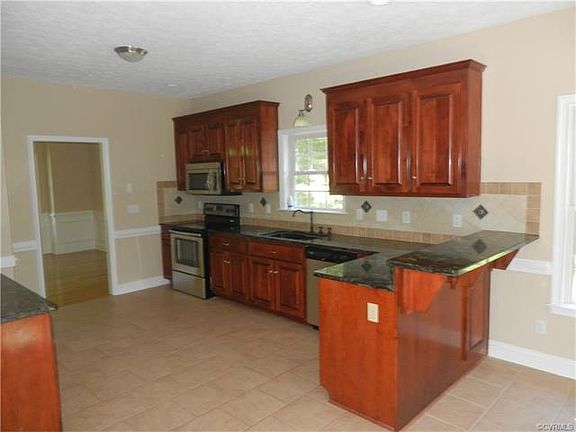 5th image of 14051 Lancaster Farms Dr