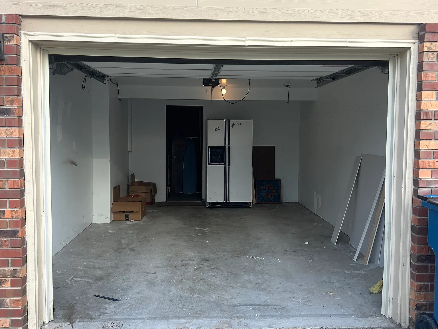 3 bed, 1600 sqft, $2,200 — Photo 2
