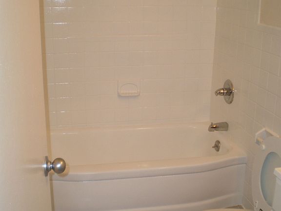 5th image of 10913 N Arden Ave