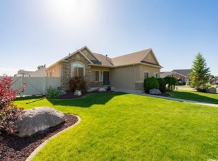 902 S 1875 W, Syracuse, UT 84075