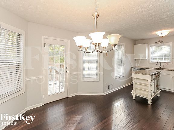 5th image of 73 Brandon Woods Cir