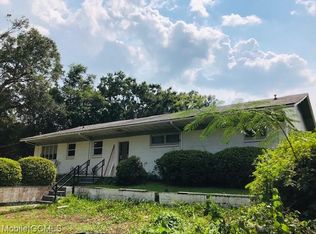 403 Hillside Dr, Chickasaw, AL 36611