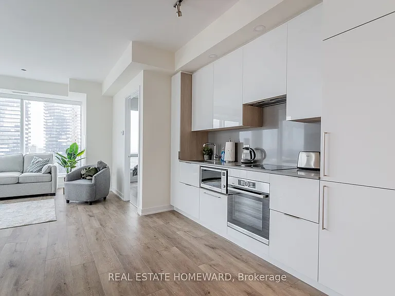 28 Freeland St #4007 — Photo 4