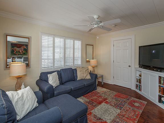 4th image of 1701 N Westmoreland Dr