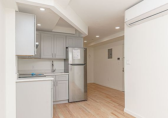 1st image of 2828 W 17th St #1F