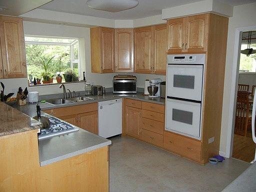 5th image of 897 E Laurel Ave