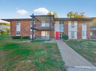 8727 Sieloff Dr APT B, Hazelwood, MO 63042