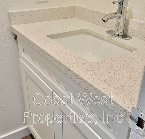 1178 Cypress Ave — Photo 14