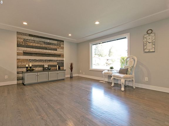 3rd image of 14951 SE Marian St