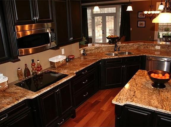 3rd image of 1596 Liberty Ln