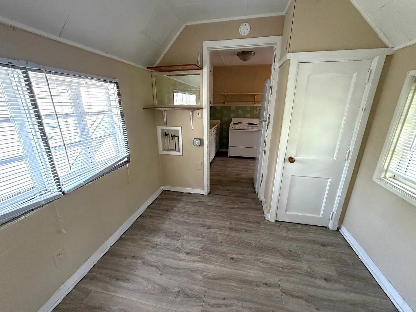 904 S Webber St. Urbana, IL — Photo 2