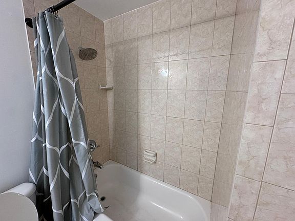 4th image of 2523 Cleveland St #3