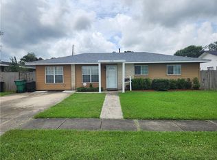 2124 S Butterfly Cir, Terrytown, LA 70056