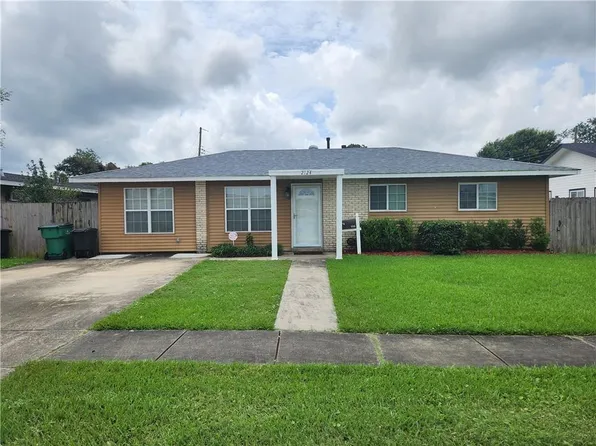 2124 S Butterfly Cir, Terrytown, LA 70056