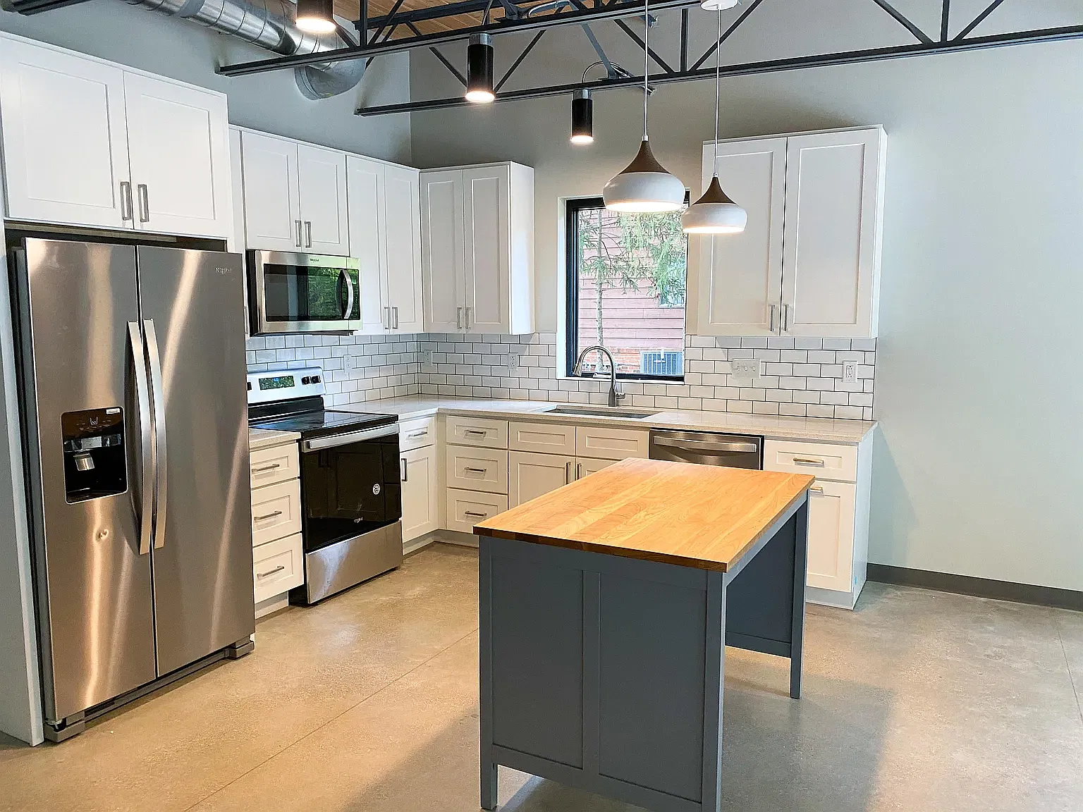 2 bed, 1160 sqft, $2,100 — Photo 3