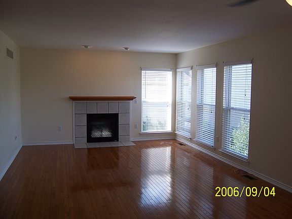 Living Room w/ Gas Fireplace