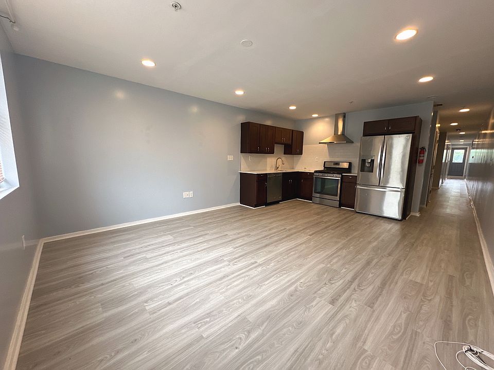 1st image of 811 N Franklin St APT 101