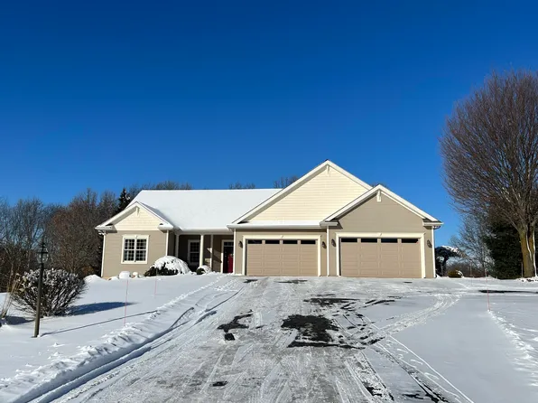 1860 Westbourne Ct, Chelsea, MI 48118