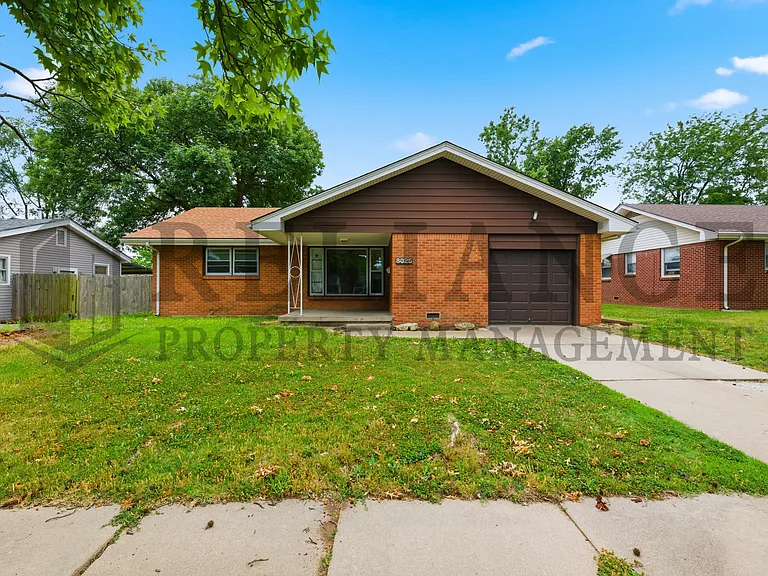 8025 E Indianapolis St — Photo 1