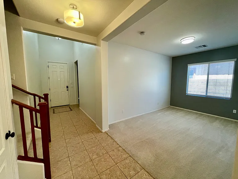 17027 W Hammond St — Photo 5