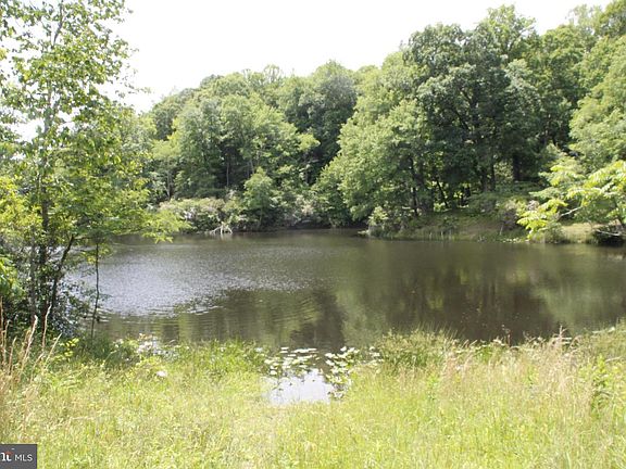 5th image of 689 Prospect Hill Rd