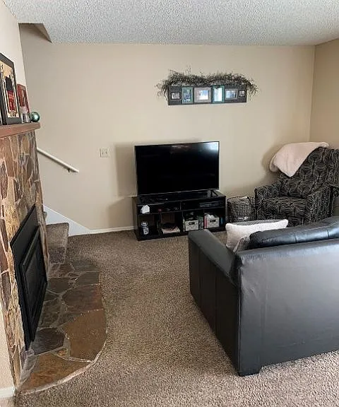 3285 Canyon Dr #19 — Photo 2