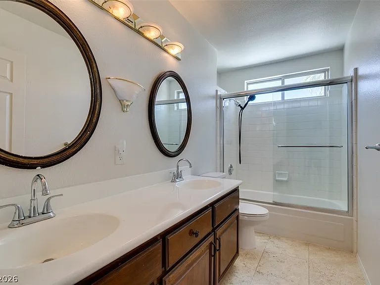 8224 Tivoli Cove Dr — Photo 37