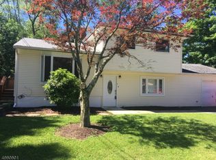 5 Dell Rd, Stanhope, NJ 07874