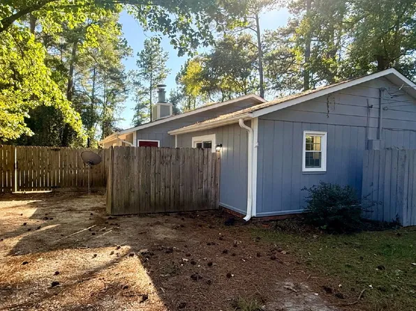 6317 Norton Dr, Fayetteville, NC 28304
