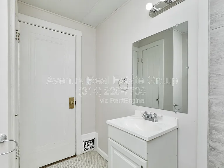 5021 Ray Ave #1F — Photo 30