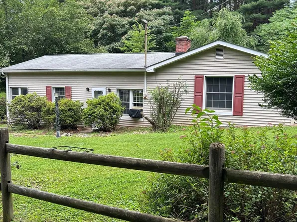 18316 Hemlock Ln, Sharpsburg, MD 21782